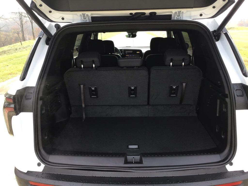 new 2026 Chevrolet Traverse car, priced at $40,055