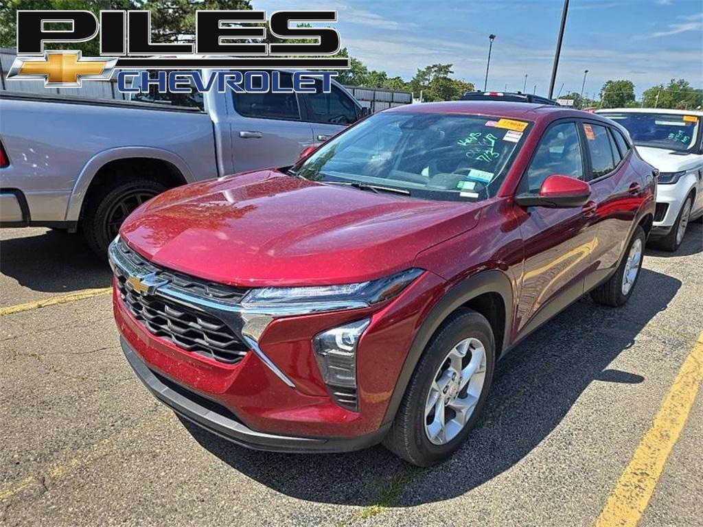 used 2024 Chevrolet Trax car, priced at $21,839