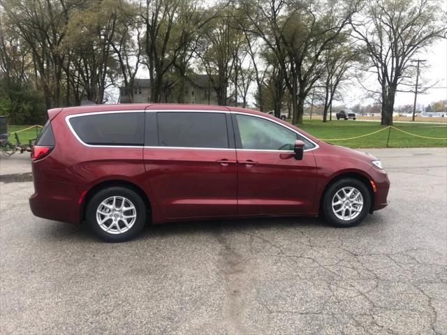 used 2023 Chrysler Pacifica car, priced at $27,135