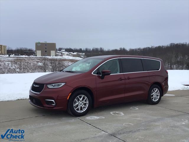 used 2023 Chrysler Pacifica car, priced at $25,998