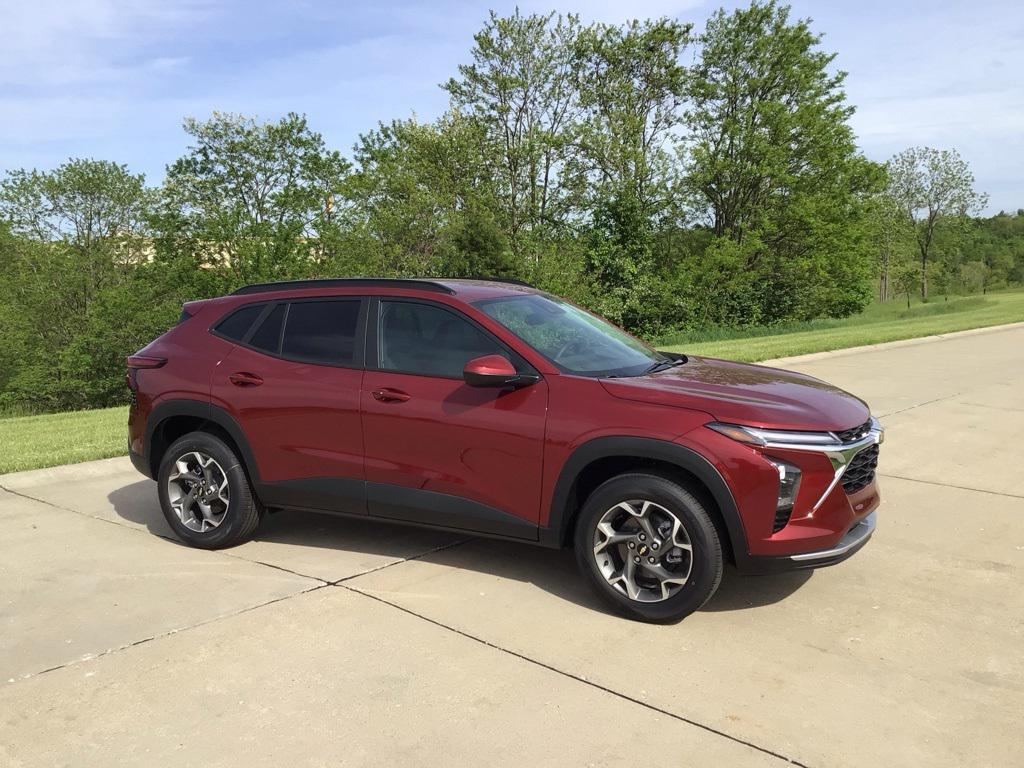 new 2025 Chevrolet Trax car, priced at $23,684