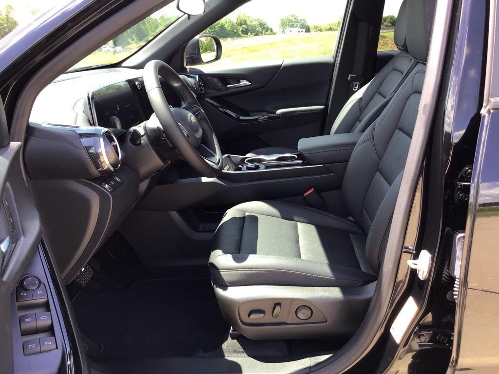 new 2026 Chevrolet Equinox car, priced at $29,998