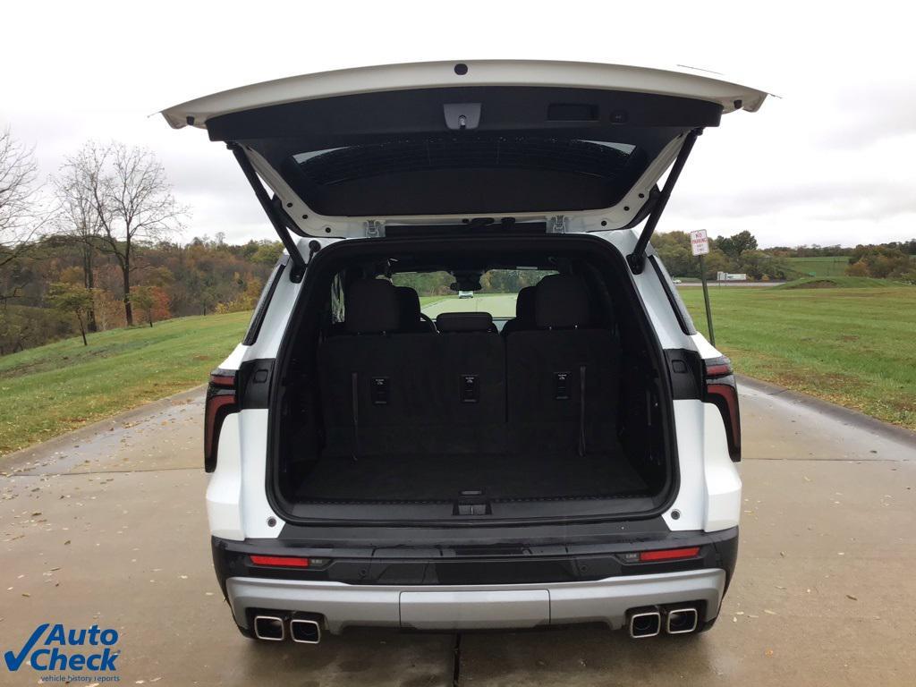 used 2025 Chevrolet Traverse car, priced at $33,808