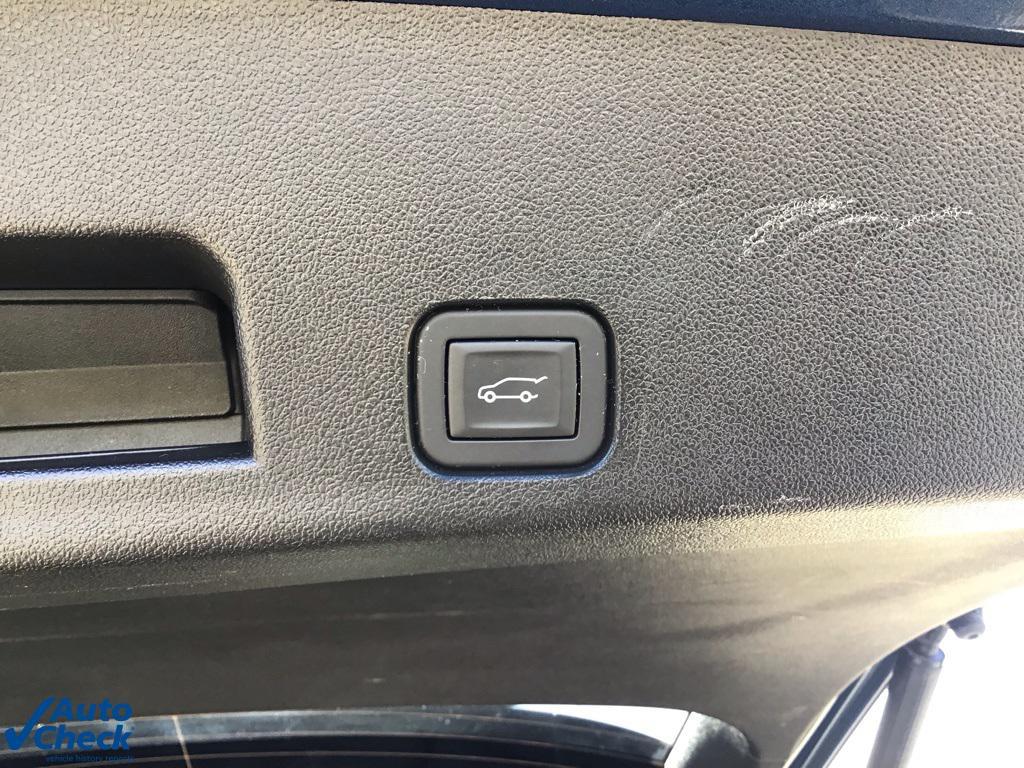 used 2024 Chevrolet Traverse car, priced at $32,500