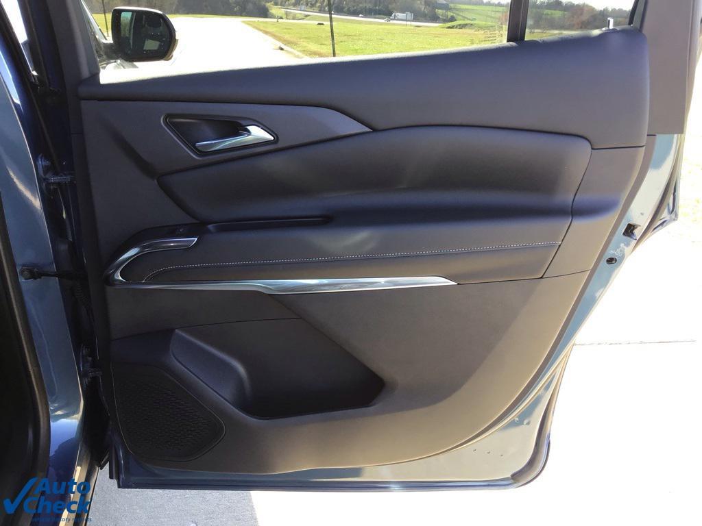 used 2024 Chevrolet Traverse car, priced at $32,500