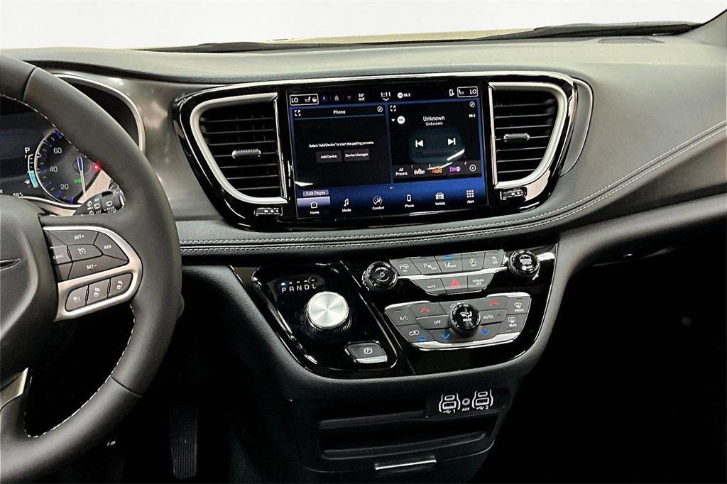 new 2025 Chrysler Pacifica car, priced at $38,490