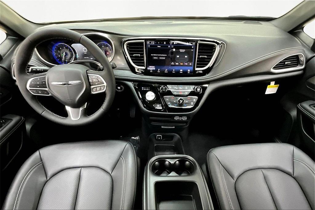 new 2025 Chrysler Pacifica car, priced at $38,490