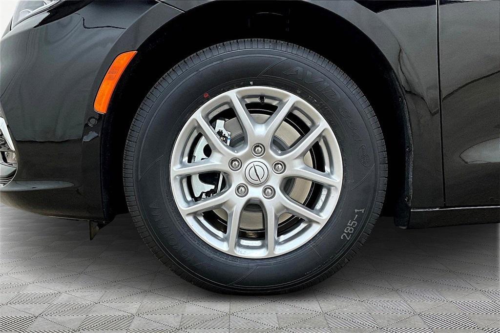 new 2025 Chrysler Pacifica car, priced at $38,490