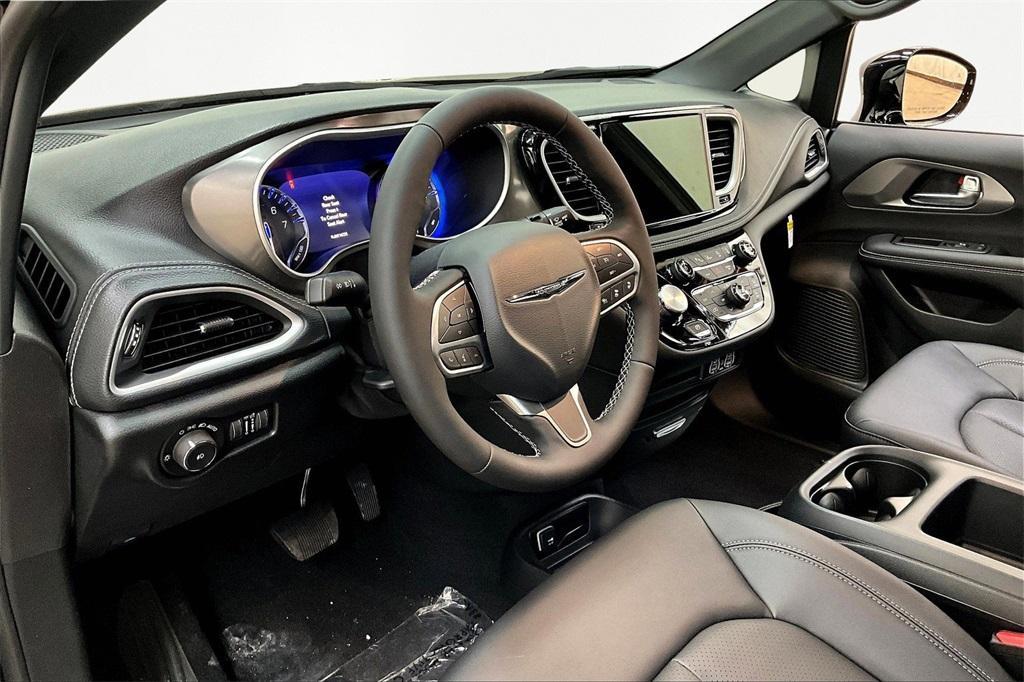 new 2025 Chrysler Pacifica car, priced at $38,490