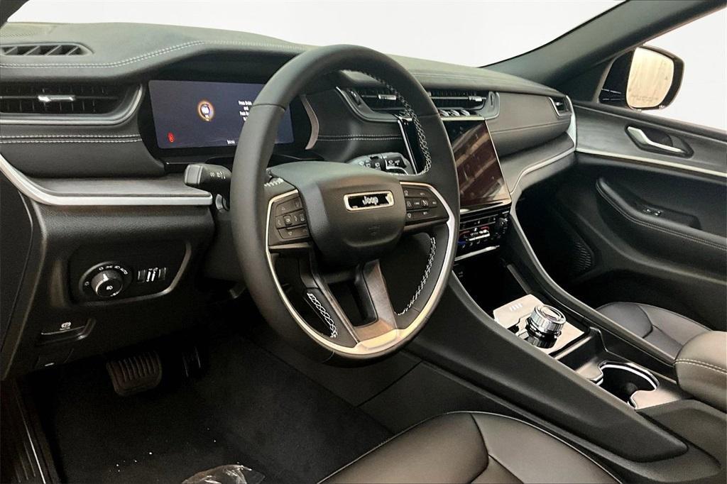 new 2025 Jeep Grand Cherokee car, priced at $39,625
