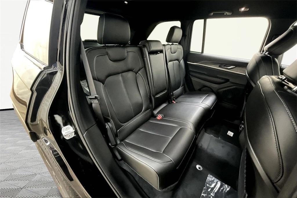 new 2025 Jeep Grand Cherokee car, priced at $39,625