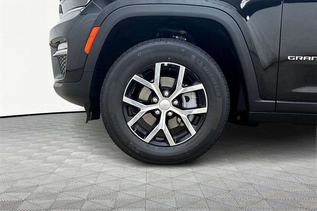 new 2025 Jeep Grand Cherokee car, priced at $39,625