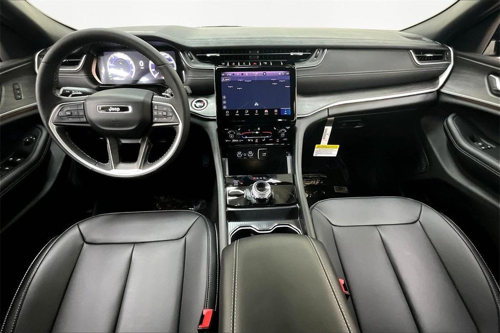 new 2025 Jeep Grand Cherokee car, priced at $39,625