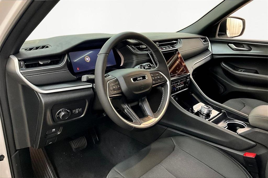 new 2025 Jeep Grand Cherokee car, priced at $36,378