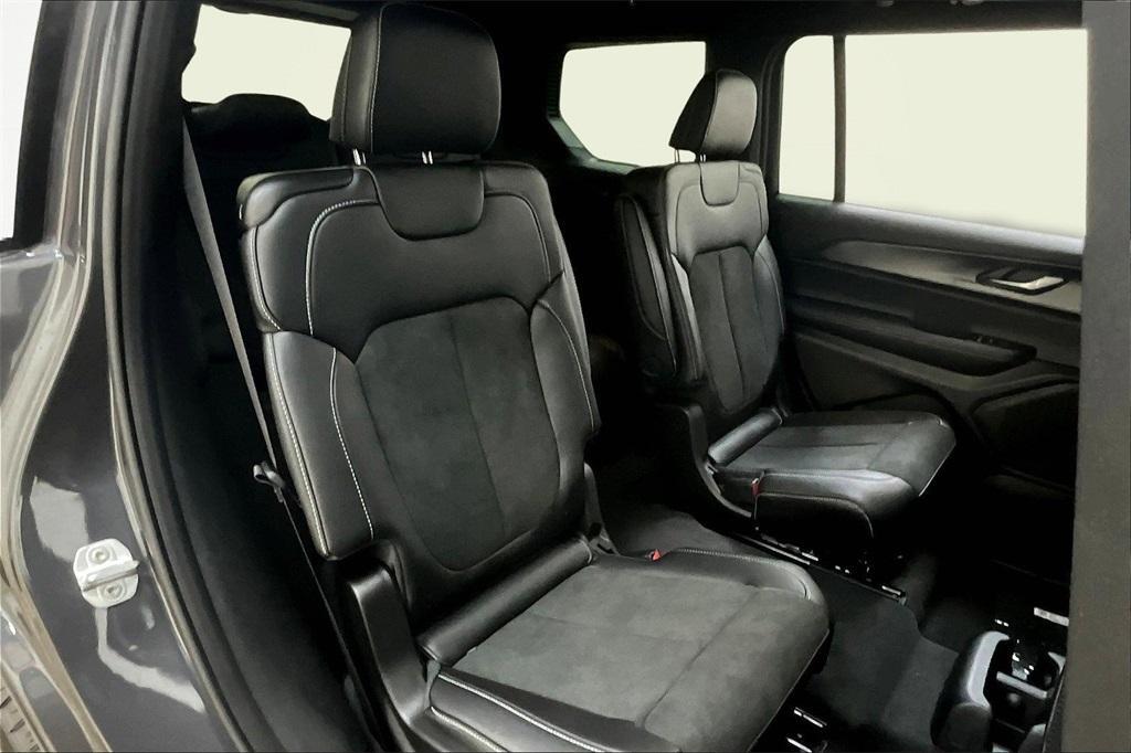 new 2025 Jeep Grand Cherokee L car, priced at $44,176