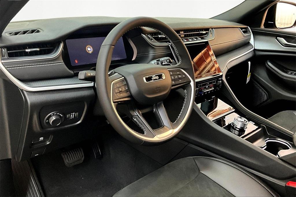 new 2025 Jeep Grand Cherokee L car, priced at $44,176