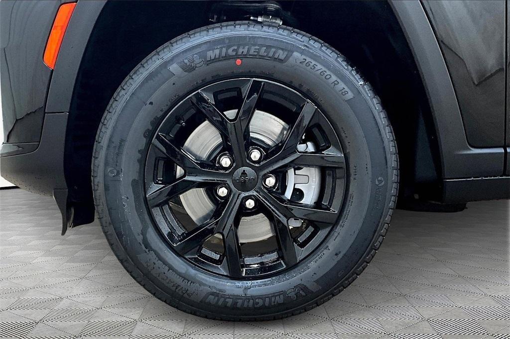 new 2025 Jeep Grand Cherokee L car, priced at $44,176