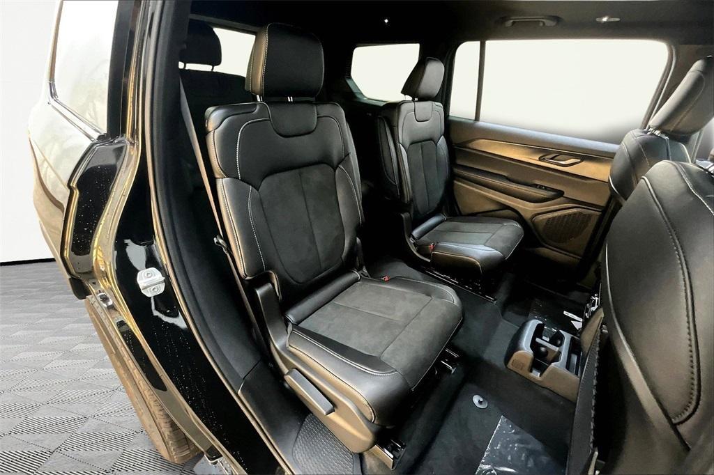 new 2025 Jeep Grand Cherokee L car, priced at $44,176