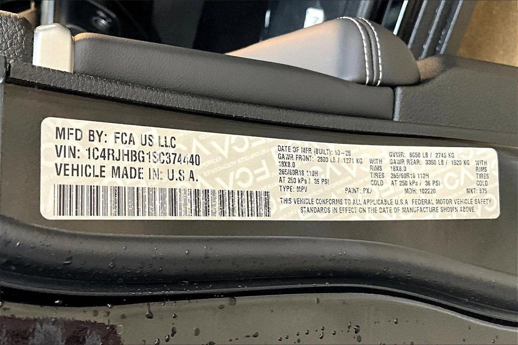 new 2025 Jeep Grand Cherokee car, priced at $48,521