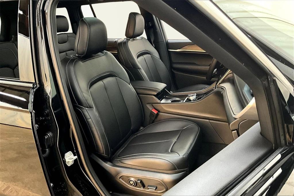 new 2025 Jeep Grand Cherokee car, priced at $48,521