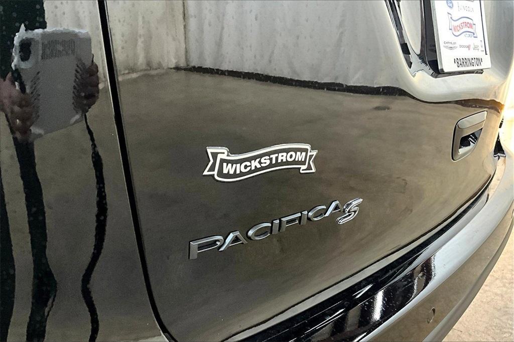 new 2026 Chrysler Pacifica car, priced at $47,443