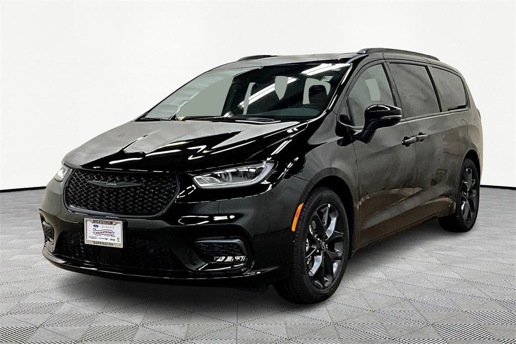 new 2026 Chrysler Pacifica car, priced at $47,443