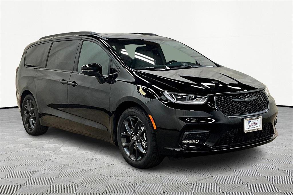 new 2026 Chrysler Pacifica car, priced at $47,443