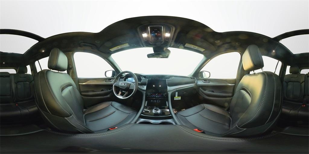 new 2025 Jeep Grand Cherokee car, priced at $48,490