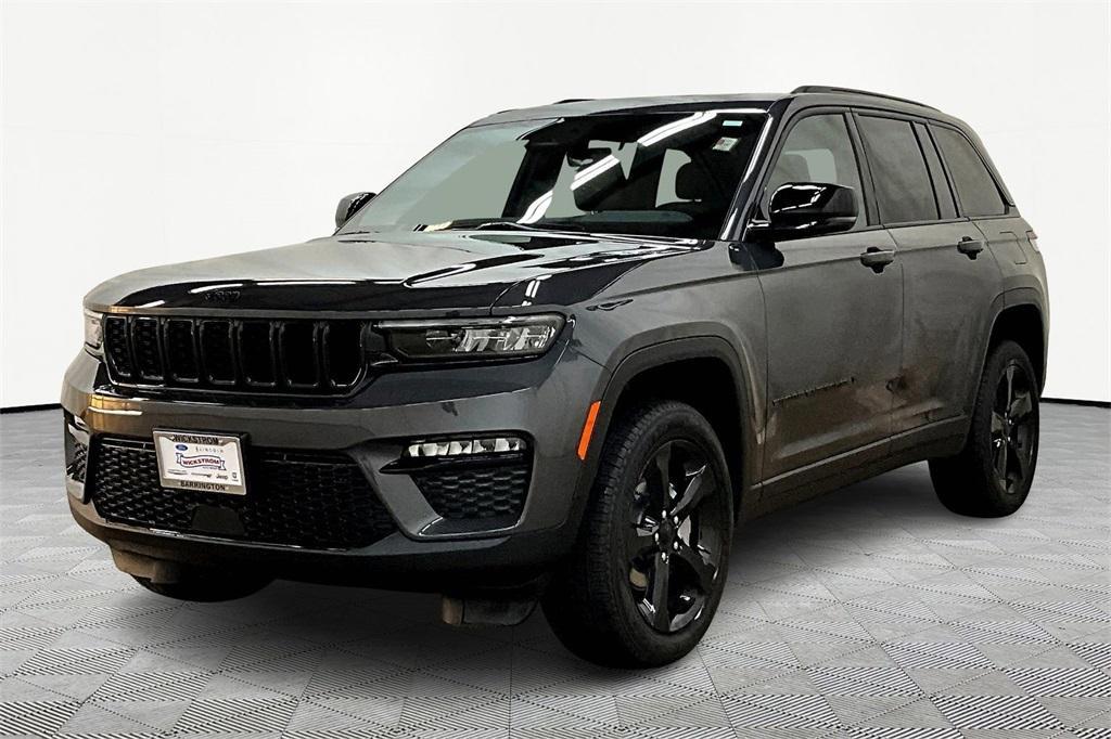 new 2025 Jeep Grand Cherokee car, priced at $48,490