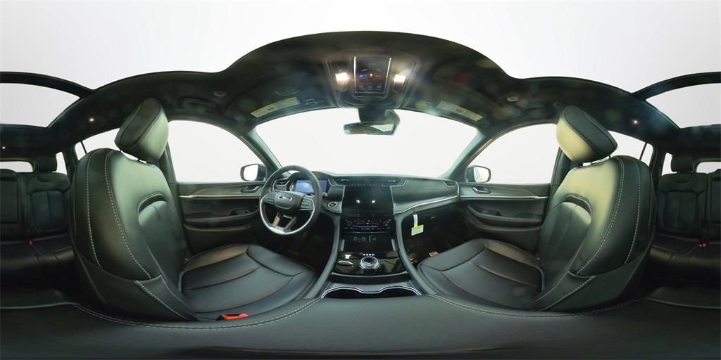 new 2025 Jeep Grand Cherokee car, priced at $47,841