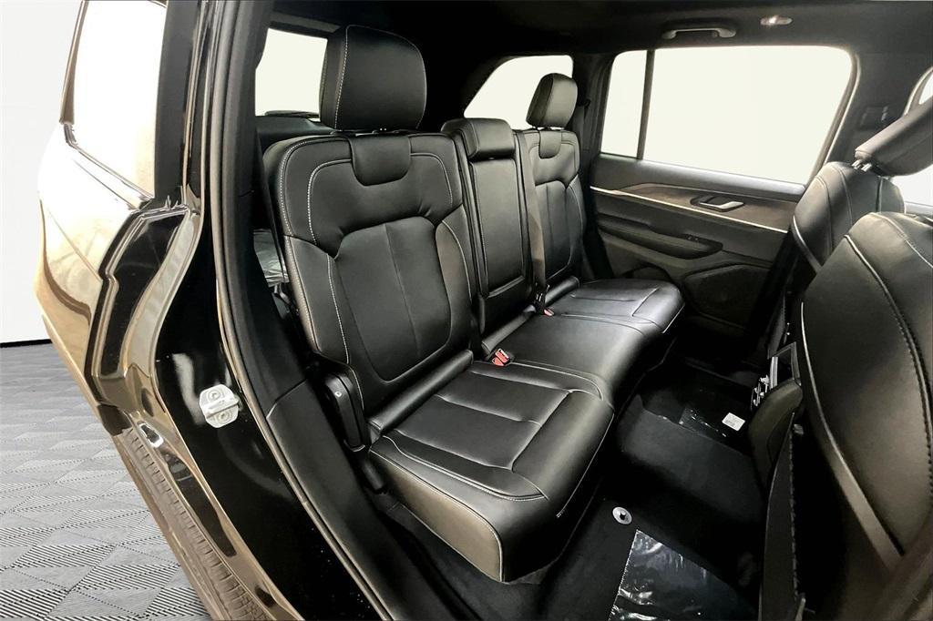 new 2025 Jeep Grand Cherokee car, priced at $47,841