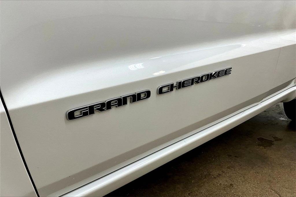 used 2017 Jeep Grand Cherokee car, priced at $17,475