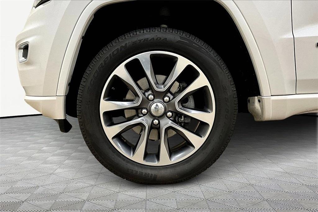 used 2017 Jeep Grand Cherokee car, priced at $17,475