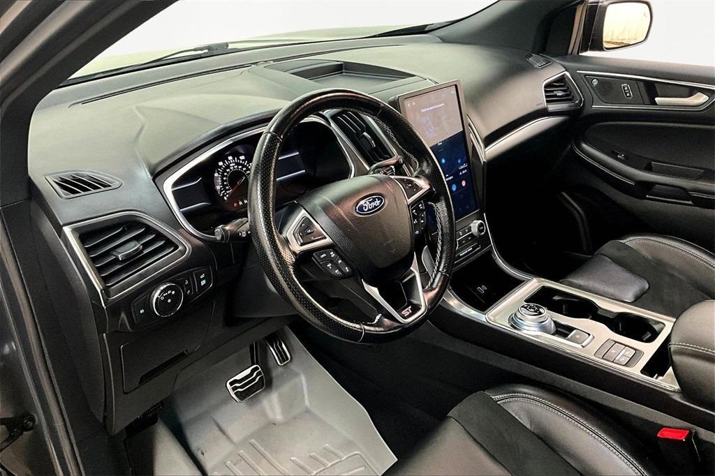 used 2021 Ford Edge car, priced at $30,000