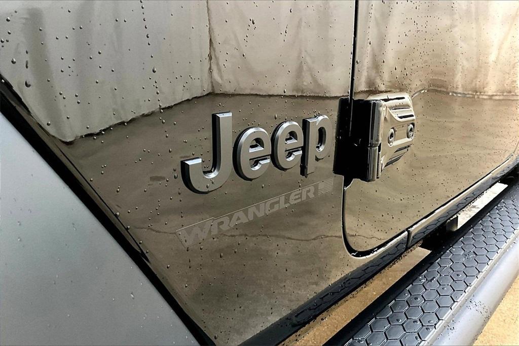 new 2026 Jeep Wrangler car, priced at $44,285