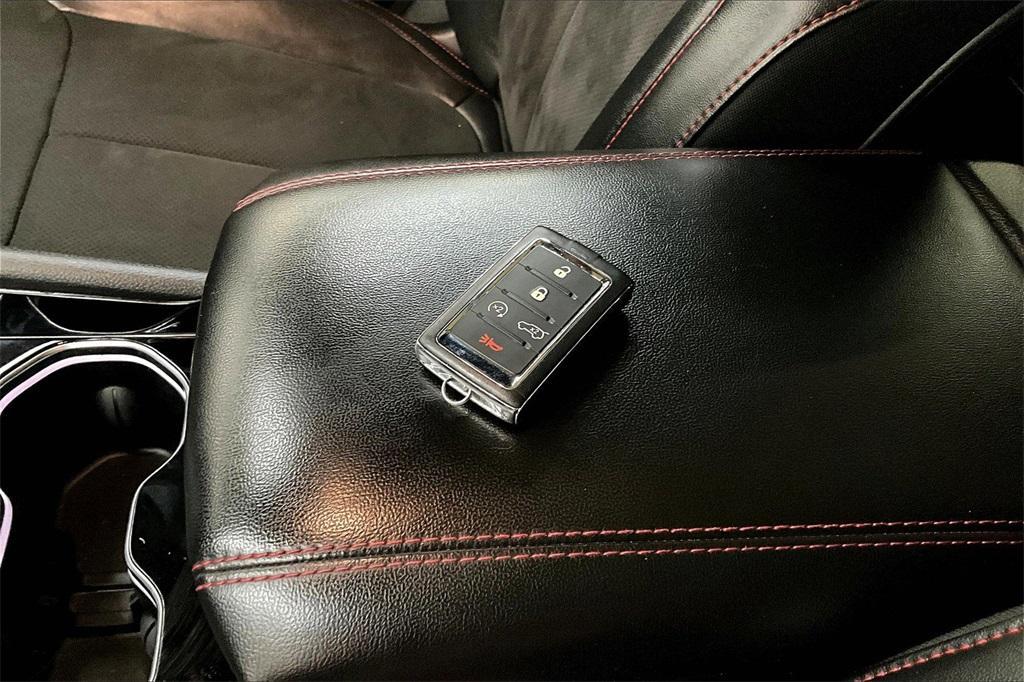 used 2022 Jeep Grand Cherokee car, priced at $28,900