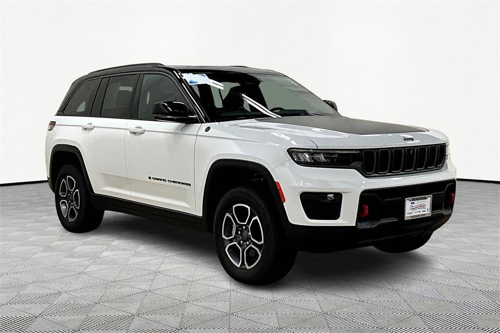 used 2022 Jeep Grand Cherokee car, priced at $28,900
