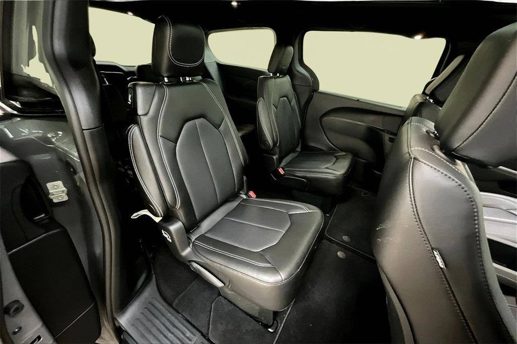 new 2025 Chrysler Pacifica car, priced at $39,490