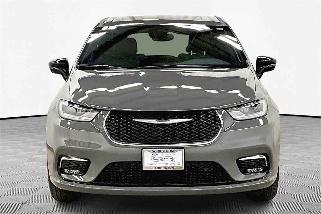 new 2025 Chrysler Pacifica car, priced at $39,490