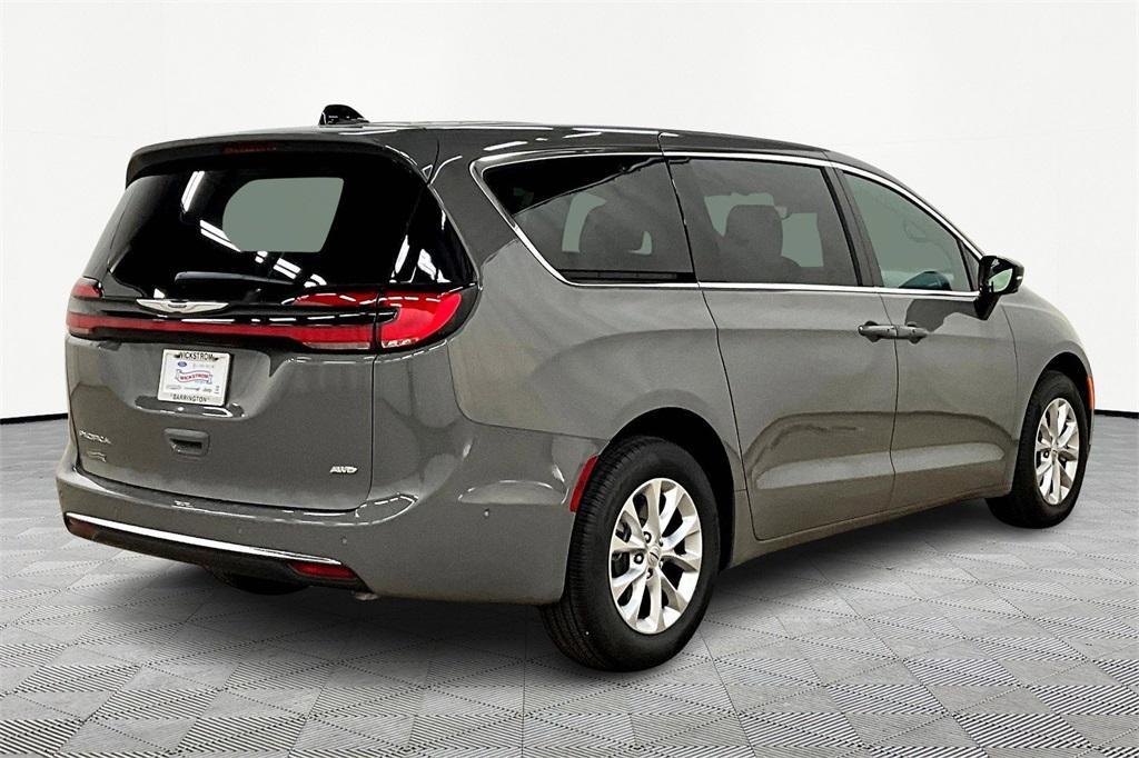 new 2025 Chrysler Pacifica car, priced at $39,490
