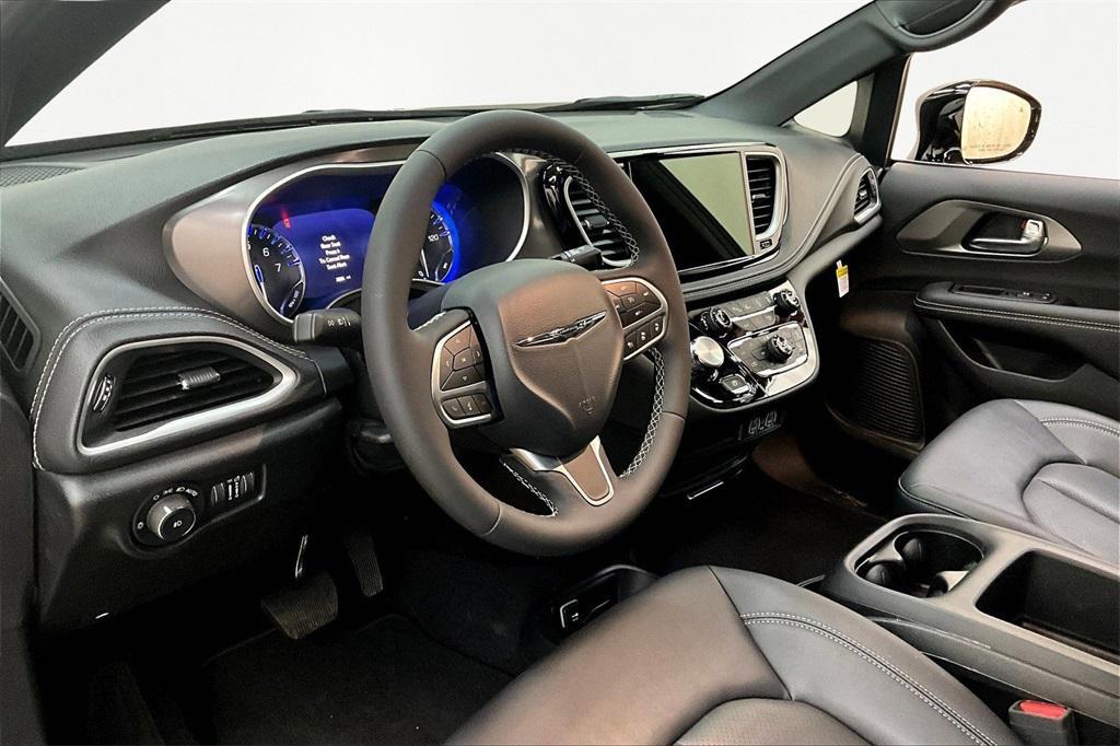 new 2025 Chrysler Pacifica car, priced at $39,490