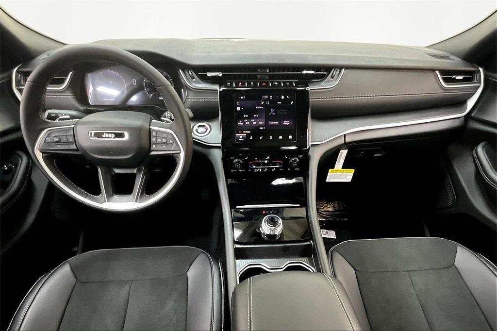 new 2025 Jeep Grand Cherokee car, priced at $41,716