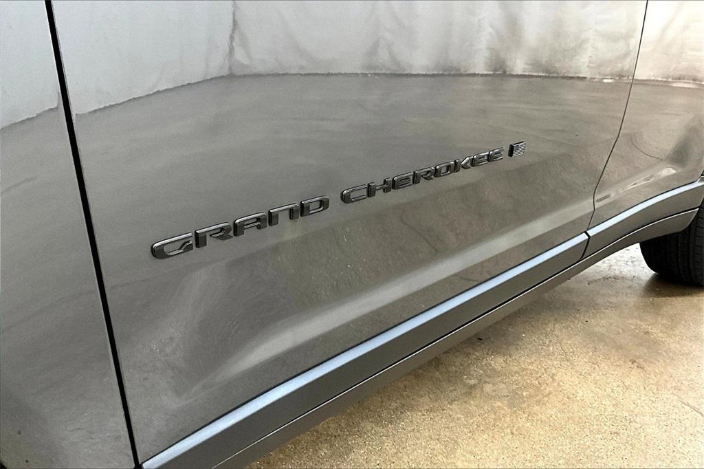 new 2025 Jeep Grand Cherokee car, priced at $41,716