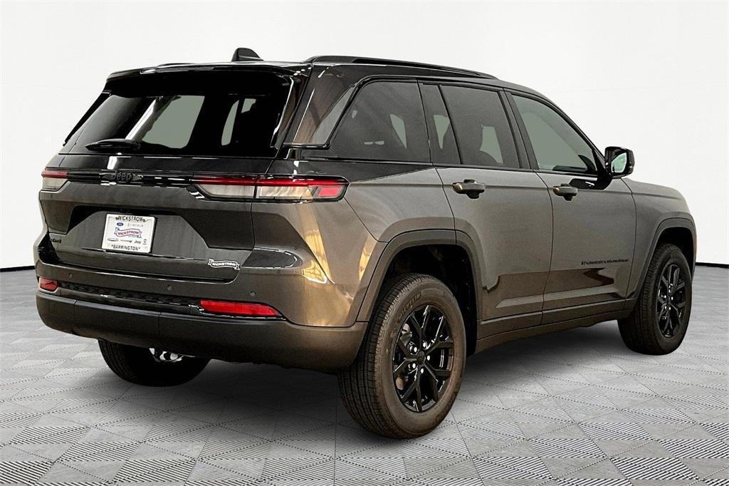 new 2025 Jeep Grand Cherokee car, priced at $41,716
