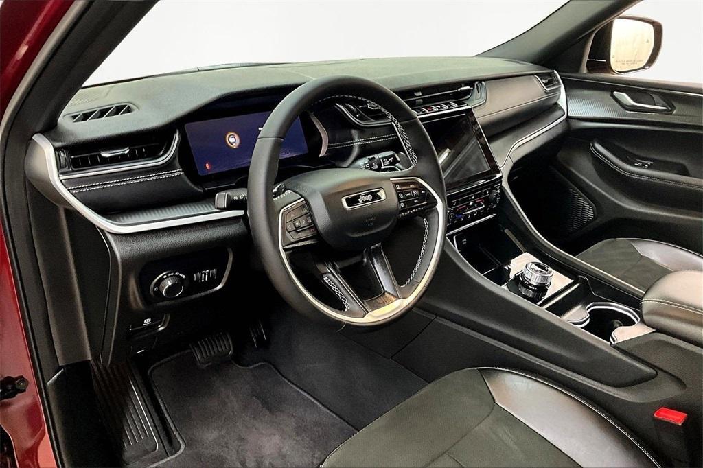 used 2025 Jeep Grand Cherokee L car, priced at $38,900