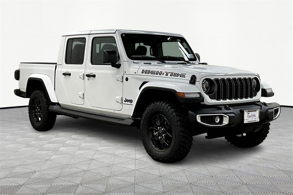 new 2025 Jeep Gladiator car, priced at $43,322