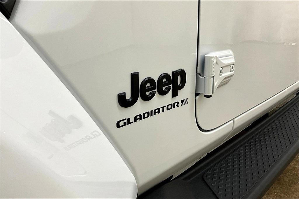 new 2025 Jeep Gladiator car, priced at $43,322
