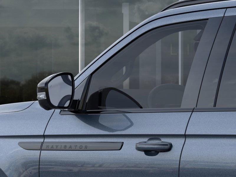 new 2025 Lincoln Navigator car, priced at $109,525