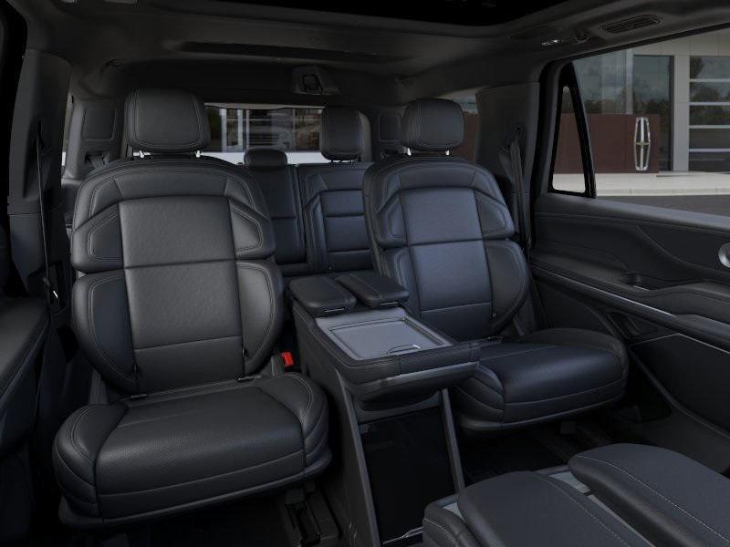 new 2025 Lincoln Navigator car, priced at $109,525