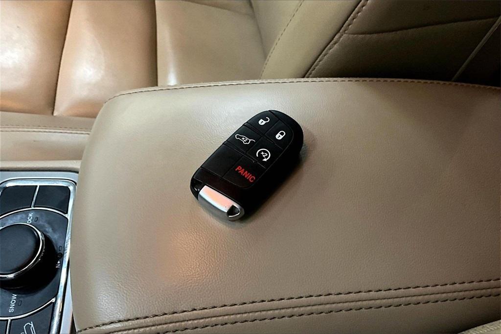 used 2021 Jeep Grand Cherokee car, priced at $22,900